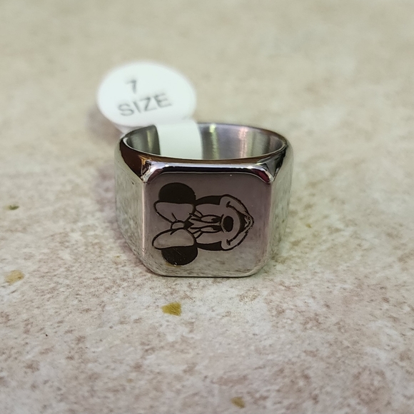 New Stainless Steel Disney Minnie Mouse Ring Size 7 - Picture 1 of 4